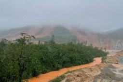 Tin tức trong ngày - Sạt lở núi nghiêm trọng vùi lấp nhiều trang trại ở Hà Tĩnh