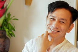 Nam diễn viên chuyên đóng hoàng tử: U50 vẫn ngủ với mẹ, không sợ tuổi già cô quạnh