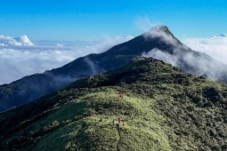 Du lịch - Mê mẩn giữa biển mây trên 'nóc nhà' Quảng Trị