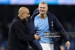 Pep tuyên bố Haaland trình ngang Ronaldo & Messi, móc mỉa trọng tài