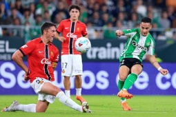 Bóng đá - Antony ghi cú đúp siêu phẩm nổ tung cầu trường, dẫn đầu châu Âu về bàn thắng sút xa