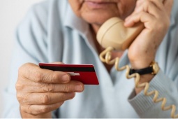 Công nghệ thông tin - Bẫy lừa đảo tinh vi nhất 2025: Giả mạo số ngân hàng, cúp máy gọi lại là... sập bẫy!