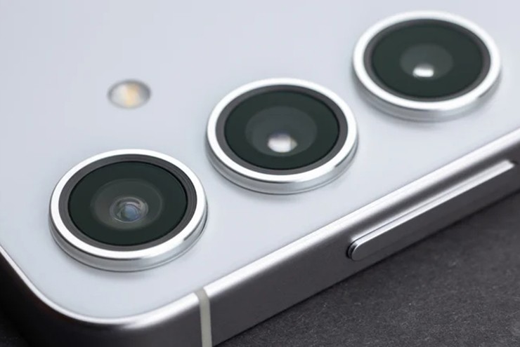 Ngoài thông số kỹ thuật, phần mềm cũng rất quan trọng với smartphone.