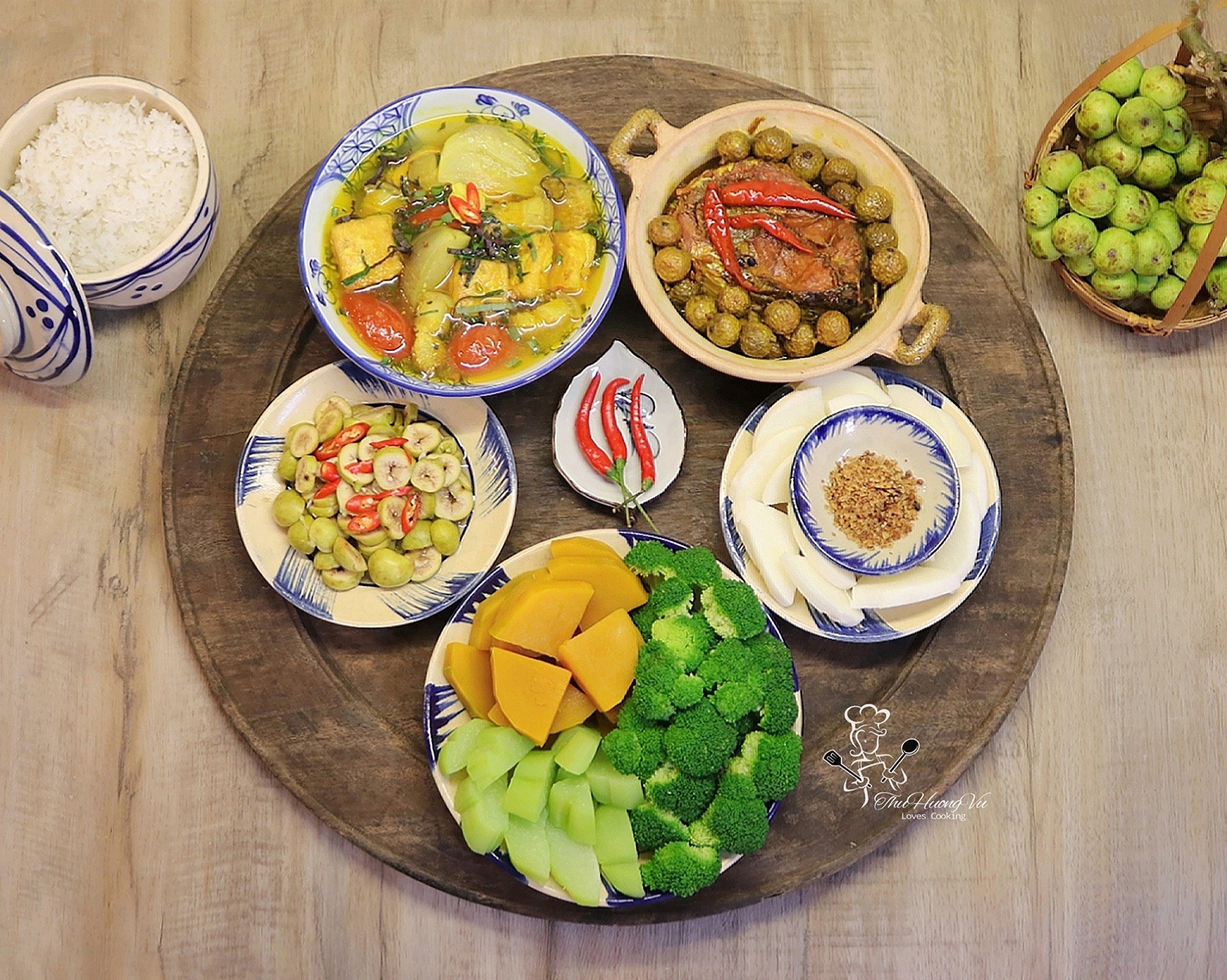 Cà bung đậu thịt - Cá trắm kho sung - Rau củ luộc - Sung muối