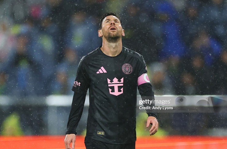 Messi và Salah bất ngờ không có tên dù có thành tích khá nổi bật