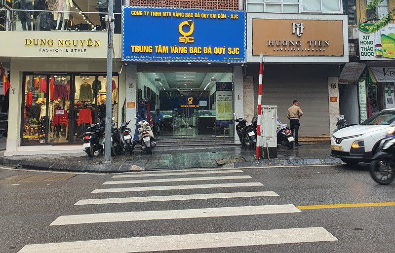 Trung tâm của SJC hầu như không có một bóng khách.