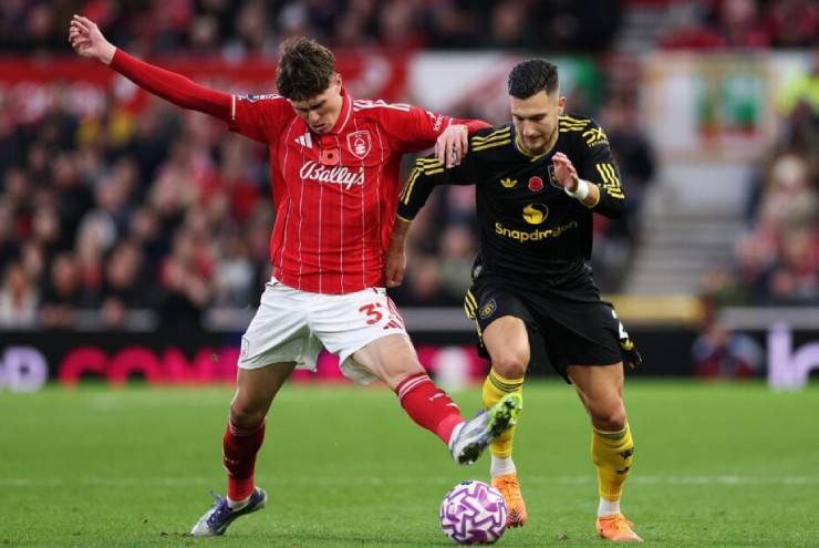 Dalot trở thành điểm đen tại Man United