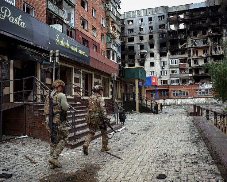 Ukraine đã mất đáng kể các vị trí ở thành phố Pokrovsk. Ảnh: Reuters.