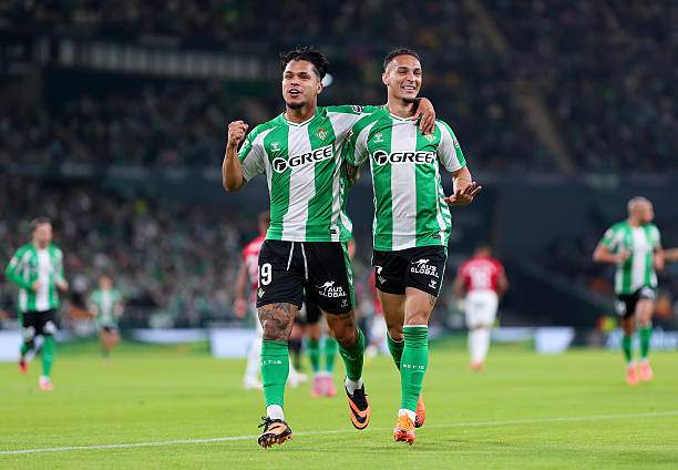 Cucho và Antony phối hợp làm nên bàn mở tỷ số cho Betis