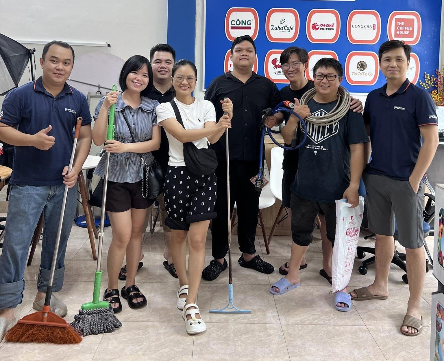 Văn phòng iPOS.vn tại Huế gấp rút quay trở lại hoạt động và đồng hành cùng cộng đồng F&B khắc phục hậu quả sau thiên tai