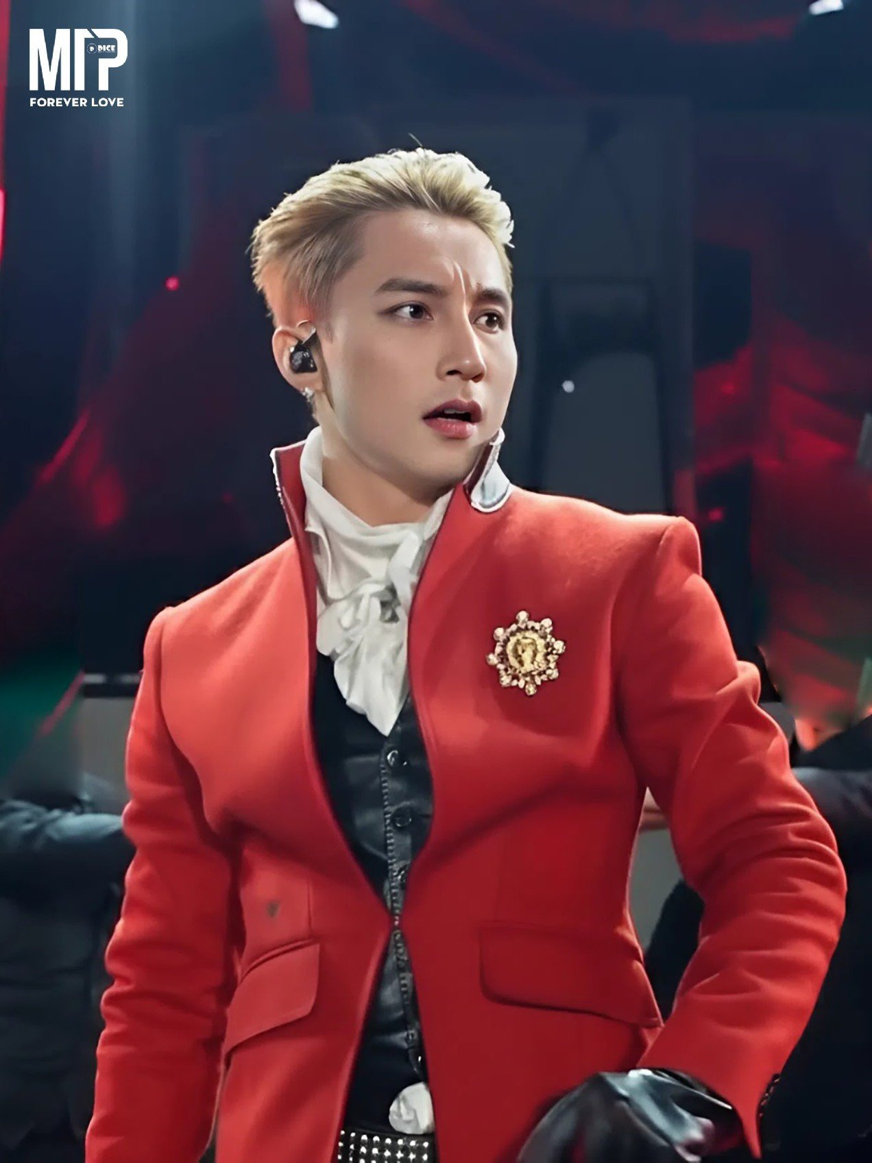 Sơn Tùng M-TP là ca sĩ diễn cuối trong sự kiện âm nhạc tối 2/11.