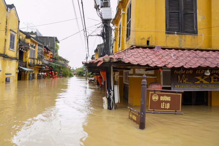 Di sản Hội An một tuần ngâm lũ - 11