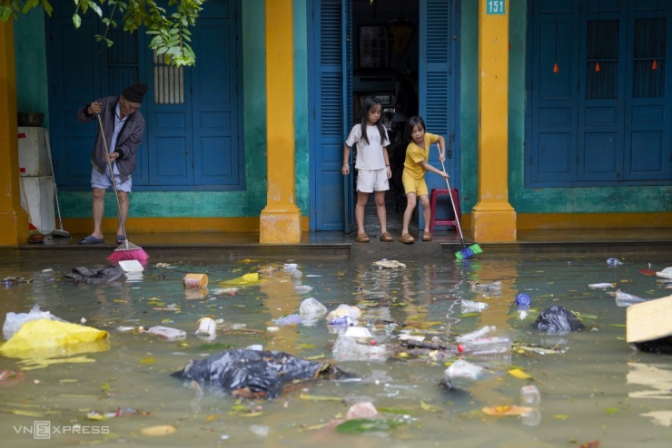 Di sản Hội An một tuần ngâm lũ - 16