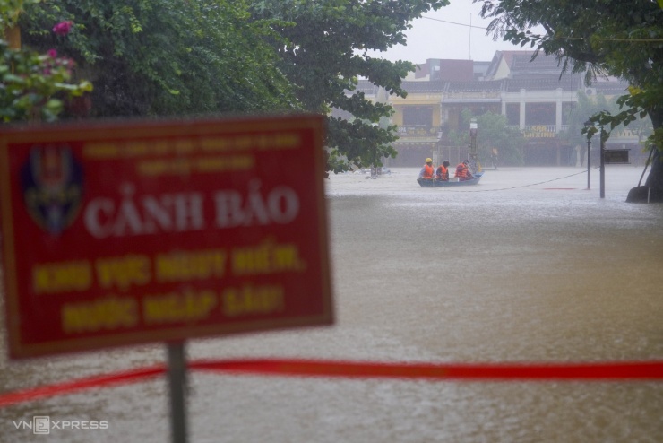 Di sản Hội An một tuần ngâm lũ - 17