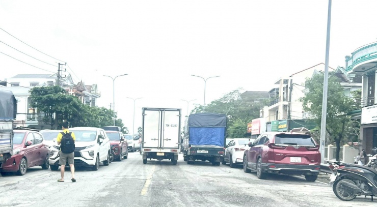 Giao thông đi lại khó khăn.