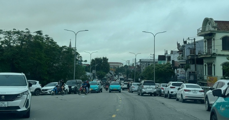 Đoạn rẽ xuống đường Nguyễn Sinh Cung thuộc phường Mỹ Thượng.