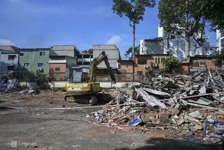 Dọn khu &#39;biệt thự Chú Hỏa&#39; để làm đài tưởng niệm - 12