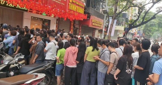 Giá vàng liên tục giảm sâu, người mua bỏ cọc hà...