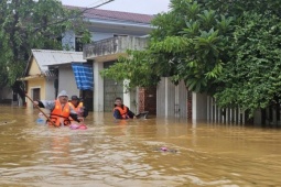 Tin tức trong ngày - Thông tin mới về mưa lũ miền Trung; miền Bắc hôm nay đỉnh điểm mưa rét