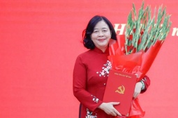 Chân dung Ủy viên Bộ Chính trị, Bí thư Đảng ủy Mặt trận Tổ quốc, các đoàn thể Trung ương Bùi Thị Minh Hoài