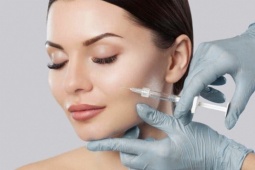 Suy hô hấp, nguy kịch sau khi tiêm chất lạ để thon cằm, xóa nhăn trán