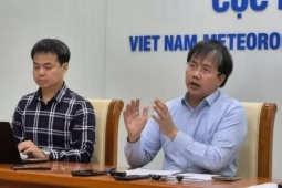 Bão Kalmaegi rất mạnh, Việt Nam quyết định phát tin bão khẩn cấp