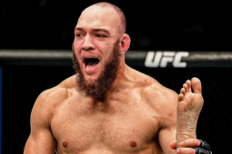 Valter Walker - 'Thợ săn chân' làm UFC phát cuồng