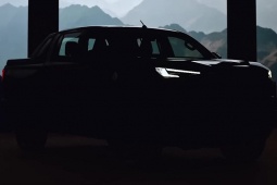 Toyota tung ảnh "nhá hàng" bán tải điện Hilux 2026