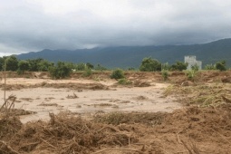 Tin tức trong ngày - Vụ vỡ hồ chứa nước làm chết người: Chủ đầu tư nói “do thiên tai, không phải vì lỗi thiết kế"!