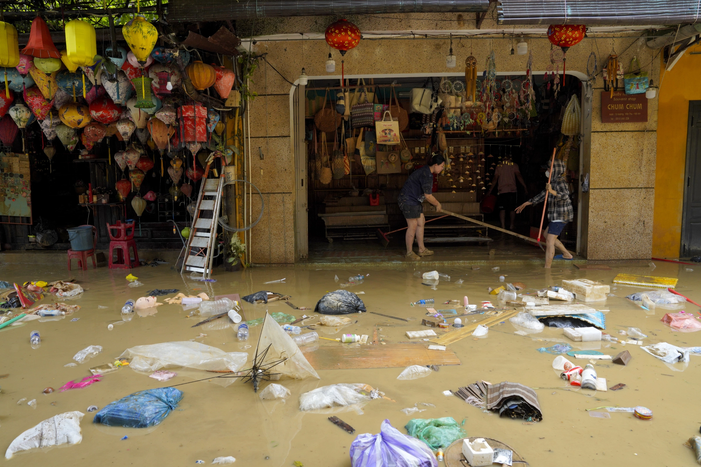 Di sản Hội An một tuần ngâm lũ - 13