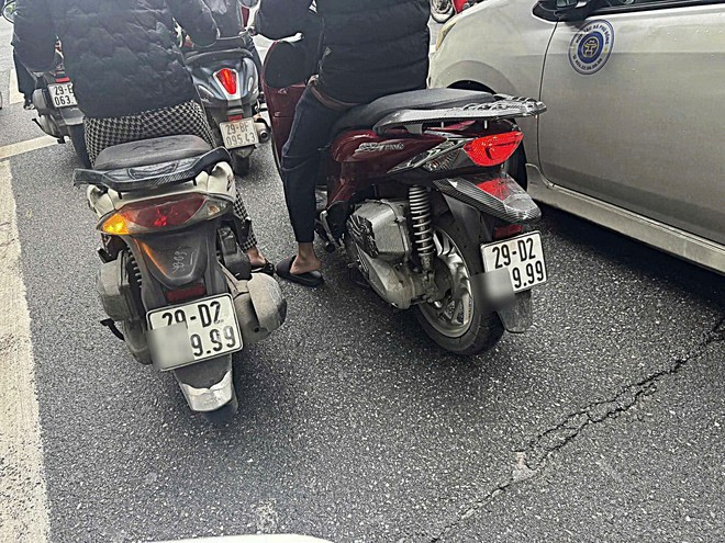 Hà Nội: Hai xe SH trùng biển số cùng dạo phố, bất ngờ lời khai của chủ xe - 2