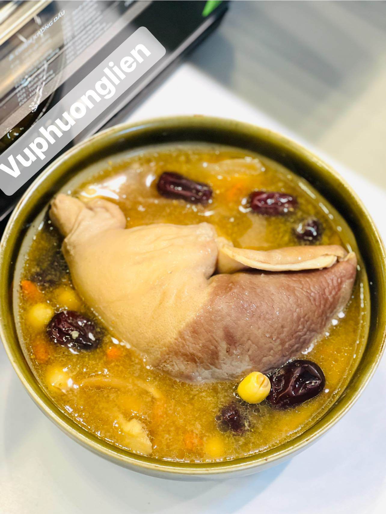 Thành quả là dạ dày hầm mềm, các nguyên liệu thơm ngọt, không bị nát.