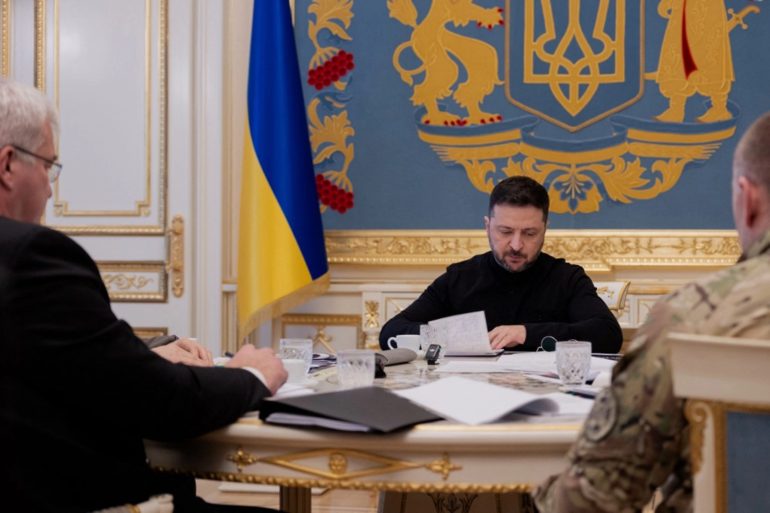 Tổng thống Ukraine Volodymyr Zelensky làm việc ở Kiev vào ngày 31/10/2025. Ảnh: AFP.
