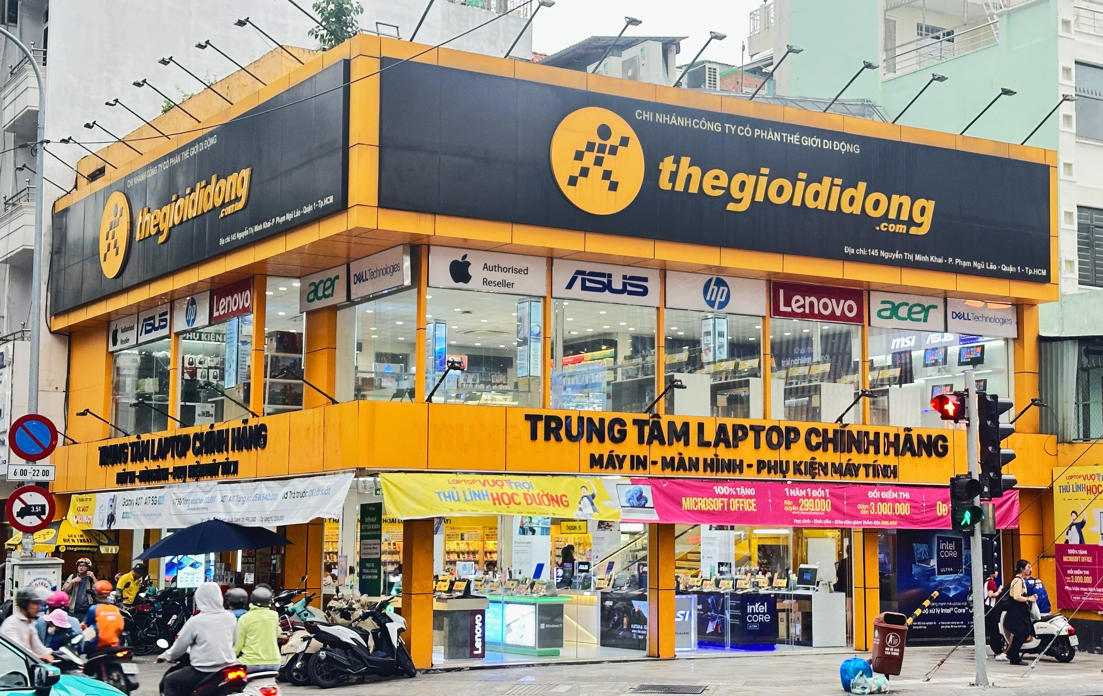 Thế Giới Di Động và Điện máy Xanh sở hữu hệ thống gần 3000 cửa hàng trên toàn quốc, giúp người dân thuận tiện mua sắm, lắp đặt, bảo hành các thiết bị công nghệ