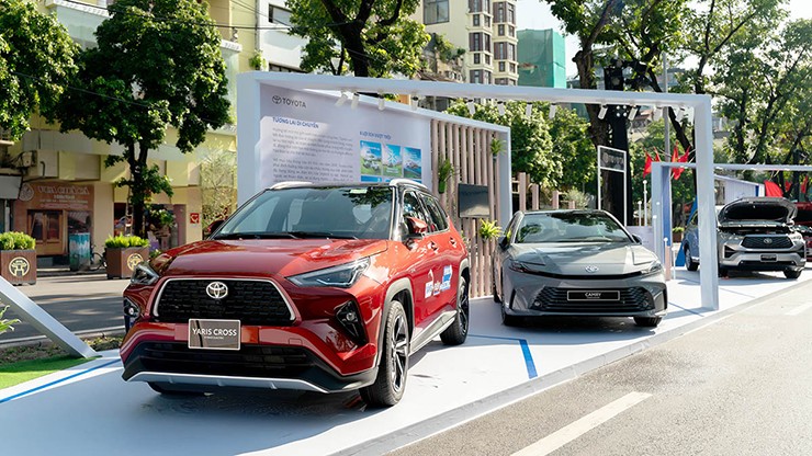 Toyota tung ưu đãi khủng cho khách hàng mua xe trong tháng 11 - 2