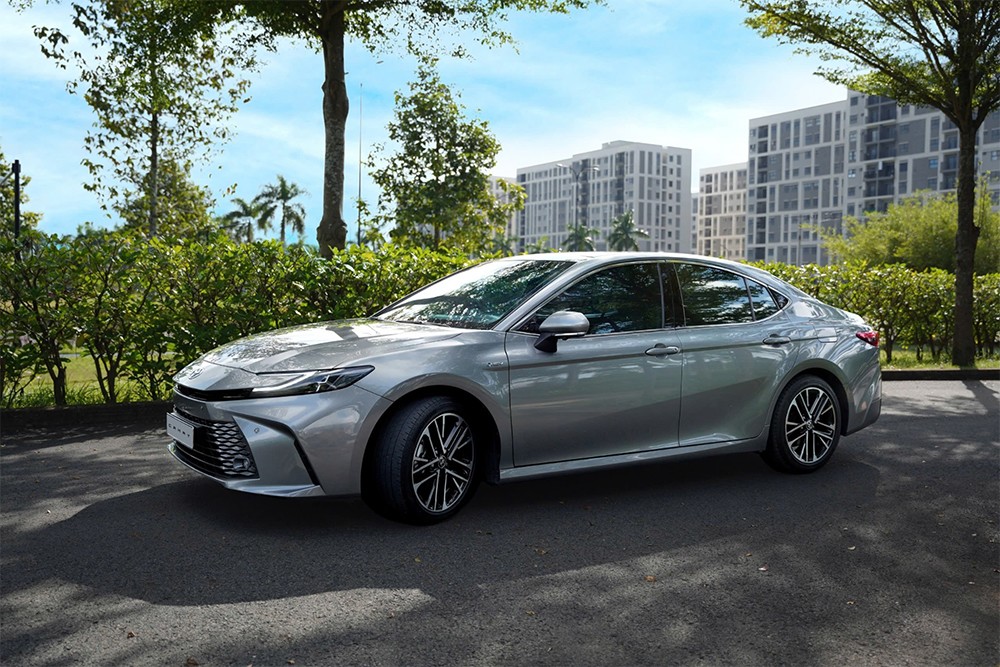 Camry HEV 2025 được trang bị hệ thống hybrid mới nhất của Toyota, mang tới hiệu suất cao khi vận hành