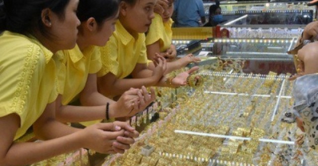 Giá vàng hôm nay 4-11: Tiếp tục giảm mạnh