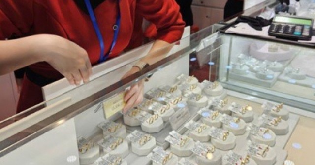 Sáng 4-11, giá vàng miếng SJC và vàng nhẫn đồng...