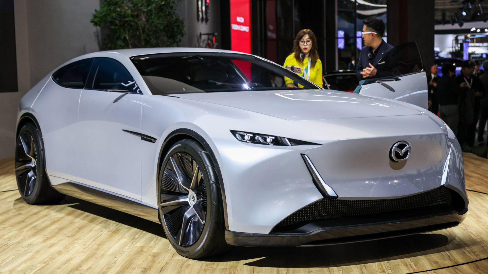 Mẫu xe Vision X-Coupé sử dụng hệ thống plug-in hybrid (PHEV).