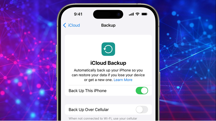 Nên sao lưu điện thoại lên iCloud hoặc máy tính trước khi cập nhật.