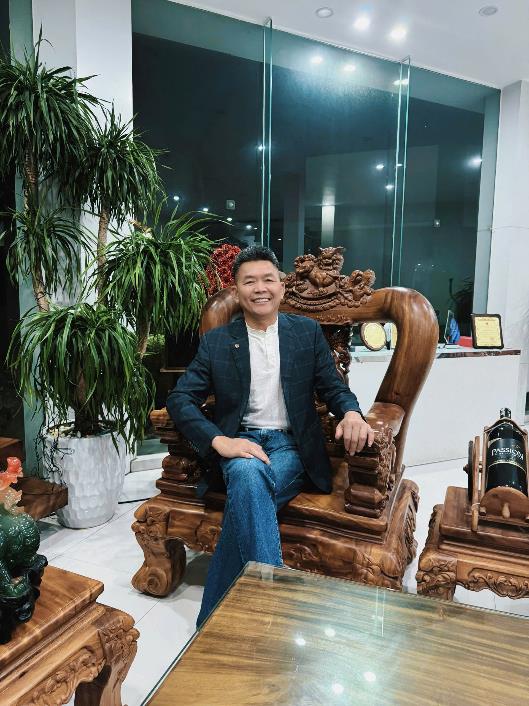 Anh Nguyễn Văn Vinh đang đầu tư 10 đại lý xe máy điện VinFast.