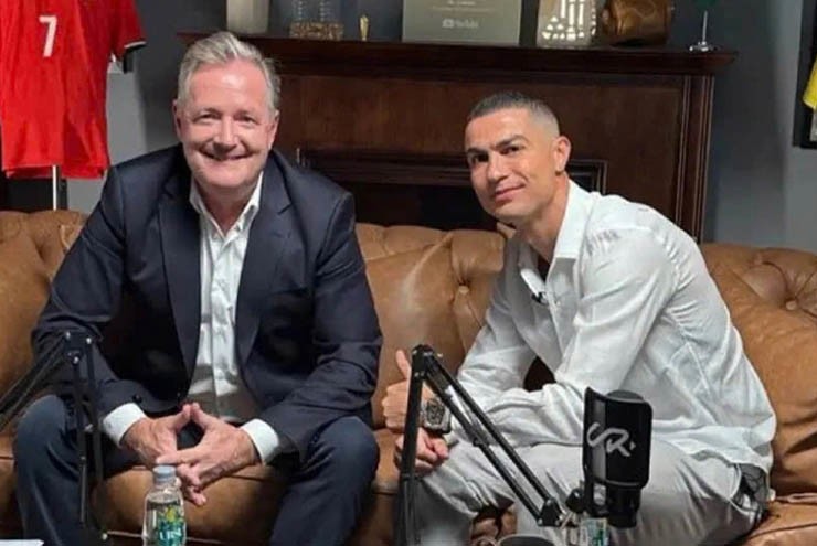 Nhà báo Morgan có sự thân thiết với Ronaldo