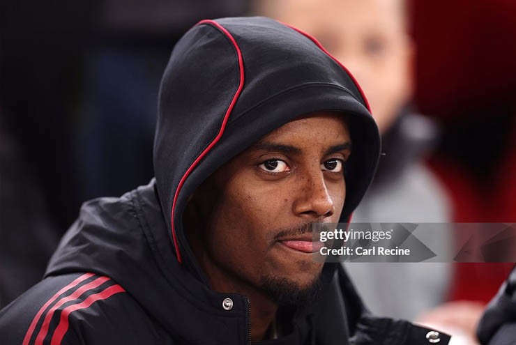 Isak gặp nhiều khó khăn ở Liverpool