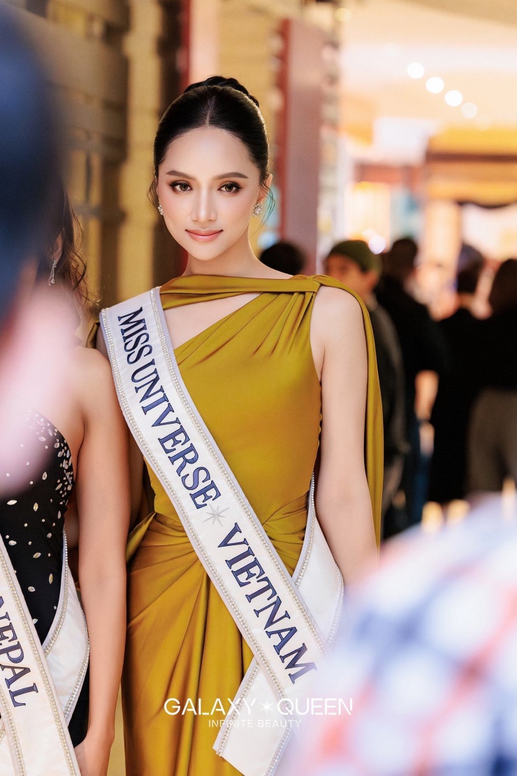 Miss Universe 2025 đang khiến cộng đồng sắc đẹp xôn xao khi liên tục vướng nhiều ồn ào bên lề. Mặc dù thế, fan vẫn không thể phủ nhận "chiến thuật" thời trang "ghi điểm" của người đẹp tại cuộc thi năm nay.