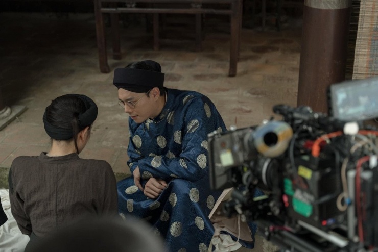 Anh Dũng ở hậu trường phim "Người vợ cuối cùng". Ảnh: NSX