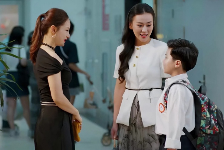 Phương Oanh - Lan Phương mặc đối lập khi đóng chính thất - tiểu tam - 1