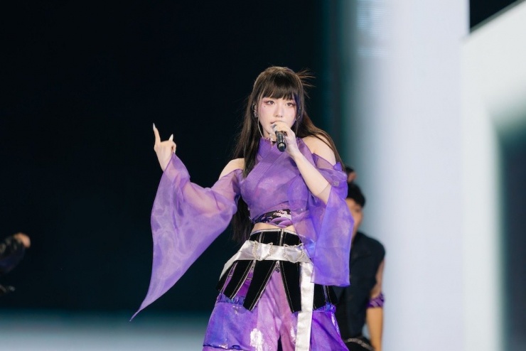 Sắp tới, Han Sara sẽ tổ chức một buổi tiệc sinh nhật kết hợp fan meeting để mừng tuổi mới cùng người hâm mộ.