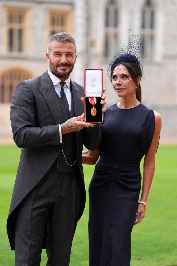 Sir David Beckham và vợ, Victoria Caroline, Lady Beckham.