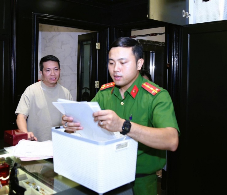 Chồng ca sĩ Đoàn Di Băng bị bắt là ai? - 7