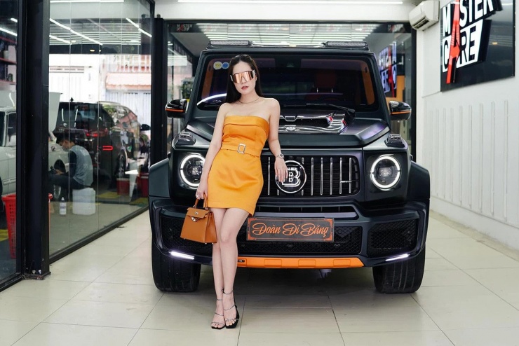 Mẫu SUV thời thượng Mercedes AMG G63 cũng nằm trong bộ sưu tập xe của Đoàn Di Băng. Ảnh: FBNV